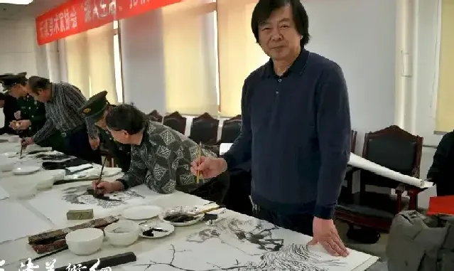 史振岭