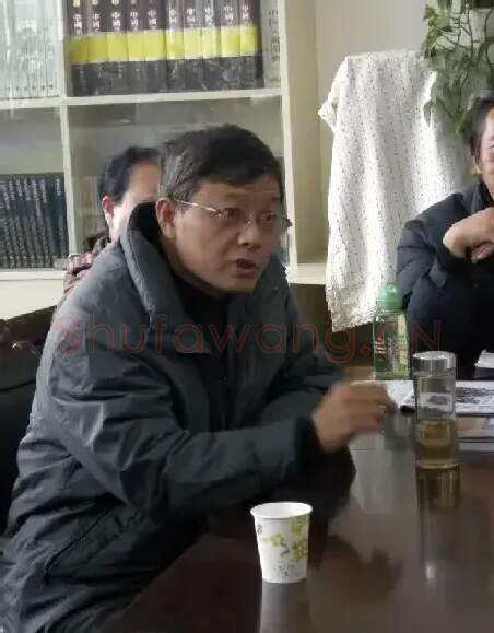 李秦隆