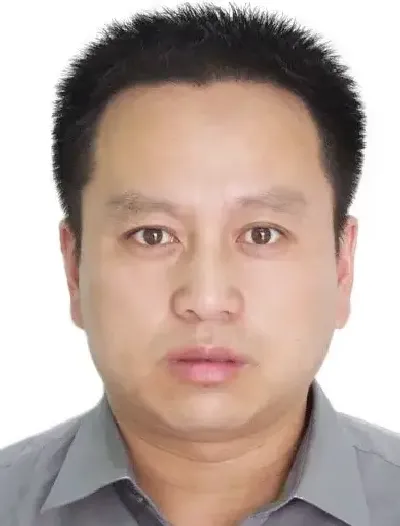 万新华