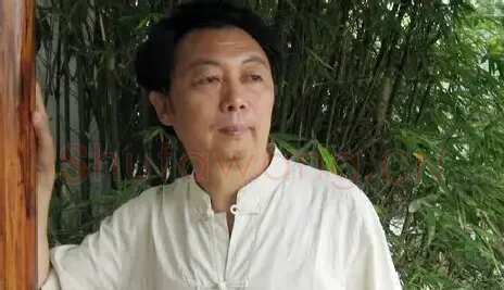秦云飞