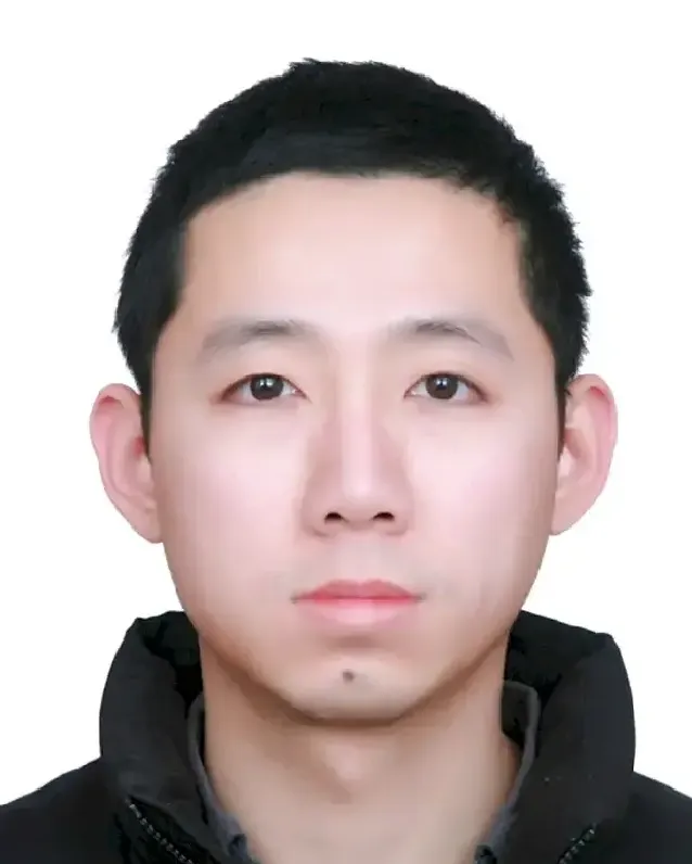 李亮