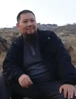 严璐