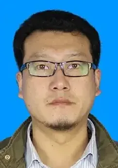 李佳秦