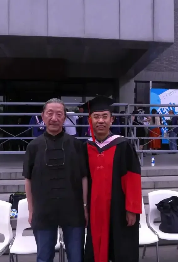 王伯勋·袁运生