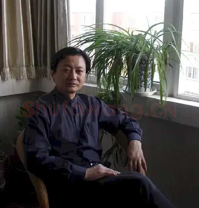 李也青