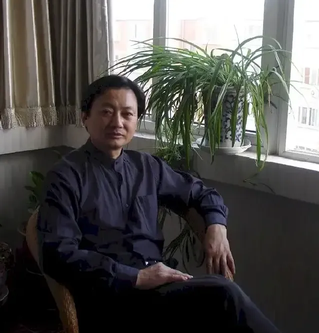 李也青