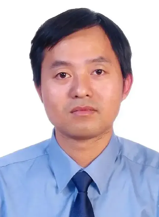 陈伟