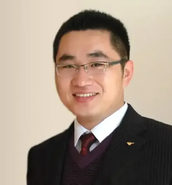 魏亚楠