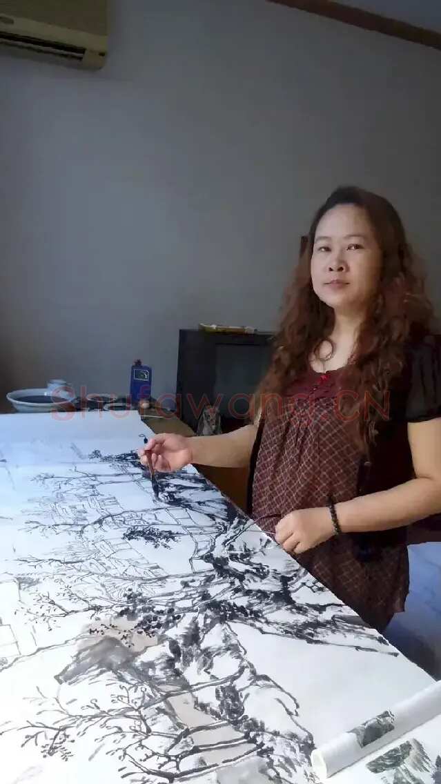 张馨月
