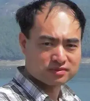 滕春任·个照