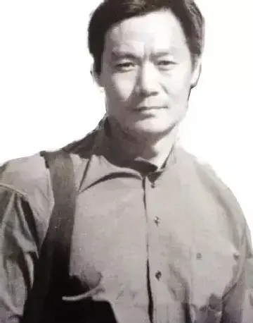 巨云和