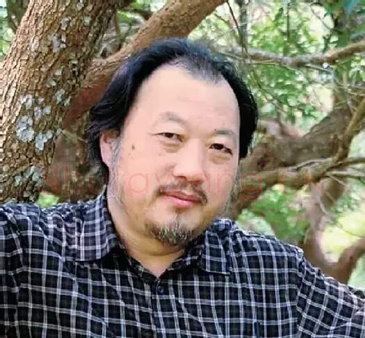 卢东