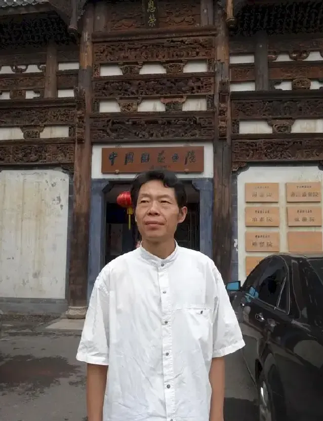 黄三枝