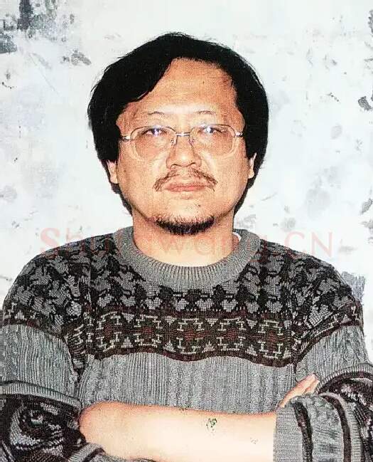 李伟