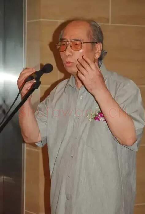伍必端