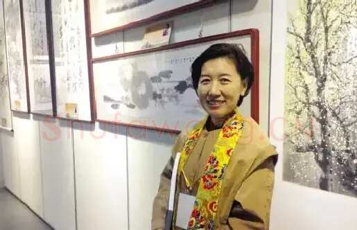 要红霞