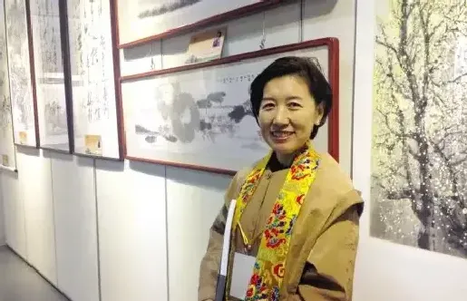 要红霞