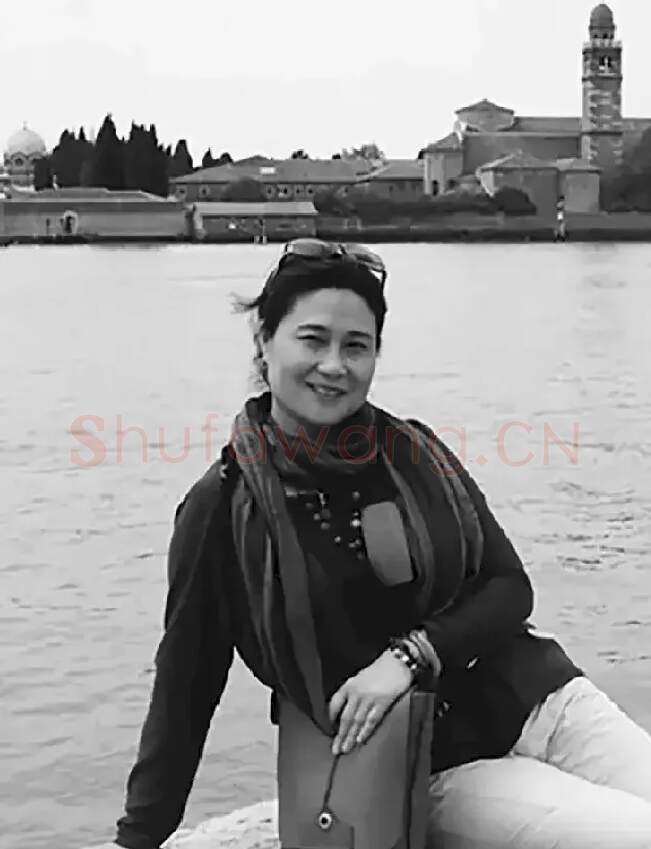 闫佳丽