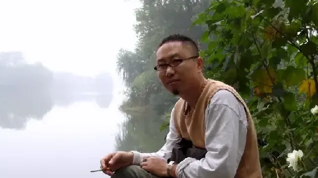李云雷