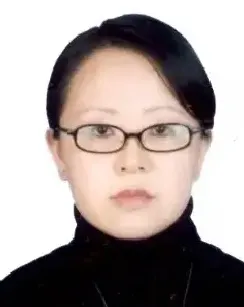 熊英