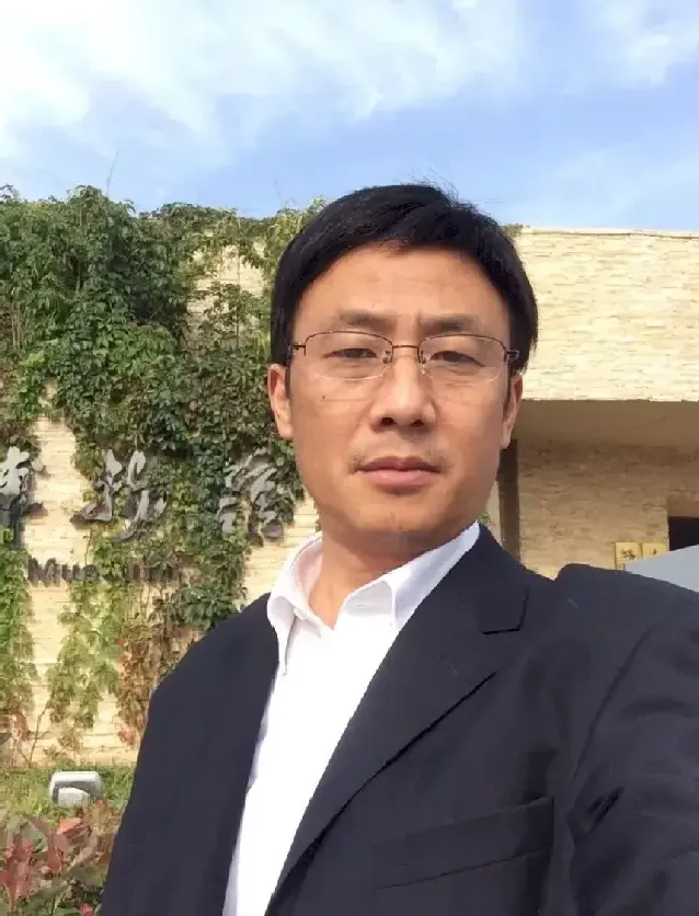 罗华斌