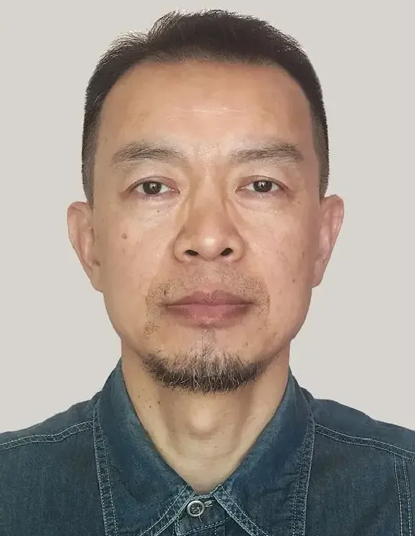 易礼容