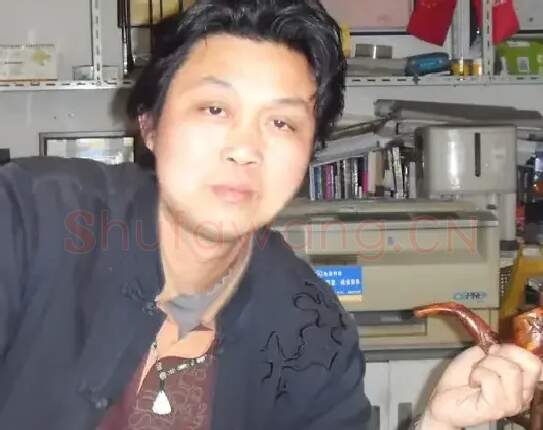 谭巍