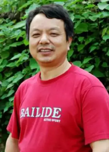 黄一健