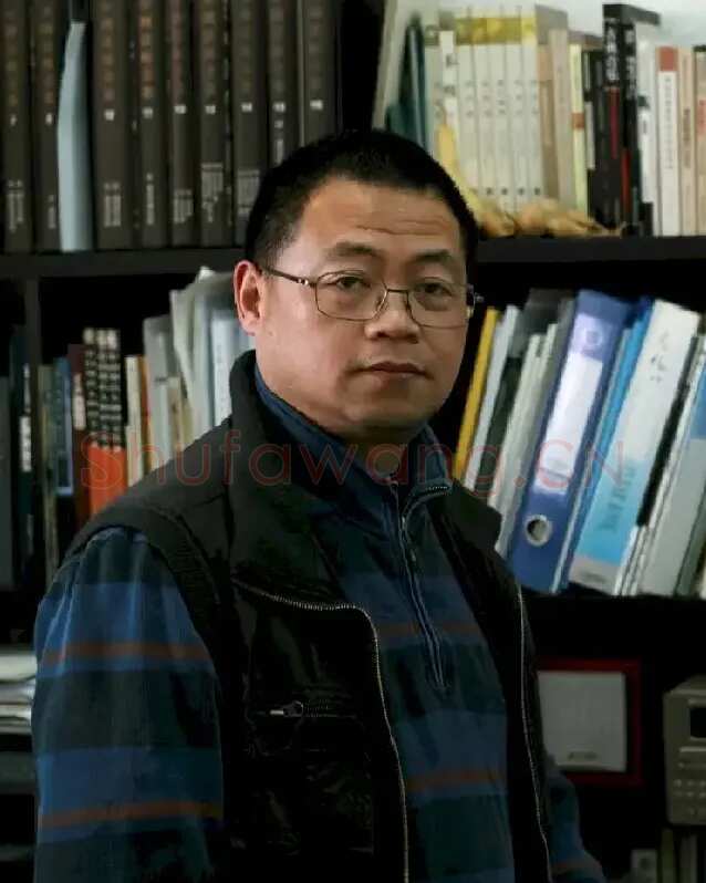 罗彬