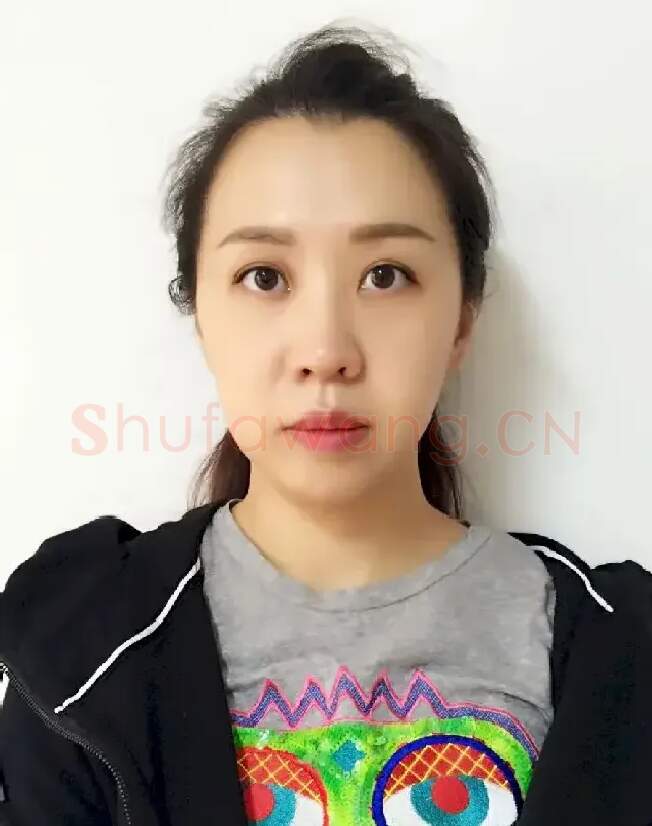 邱佳