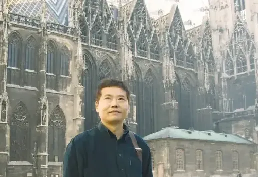 张伟平