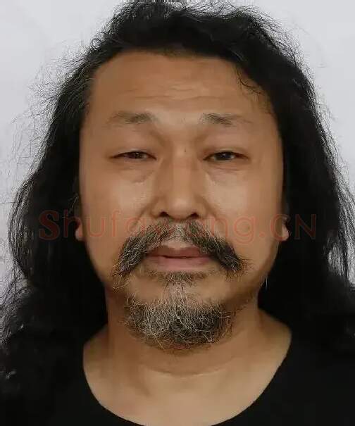 鞠占圃