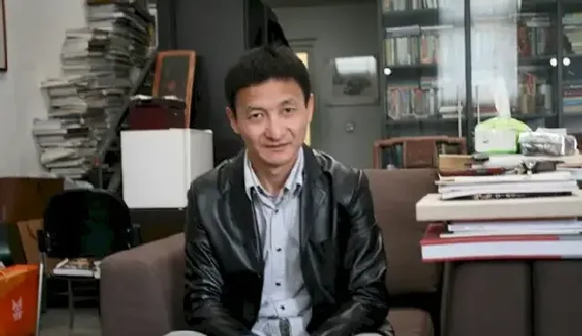 杨卫