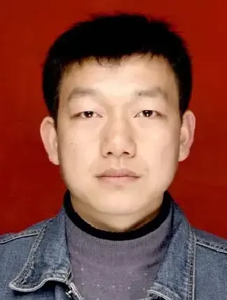 魏亮