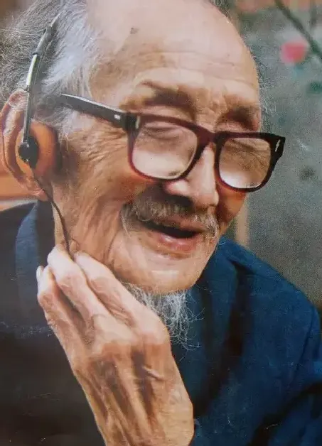 萧龙士