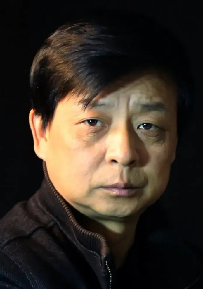 董新杰