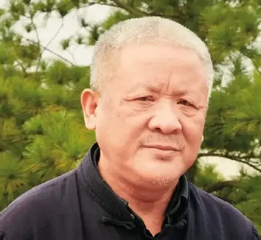 何家安