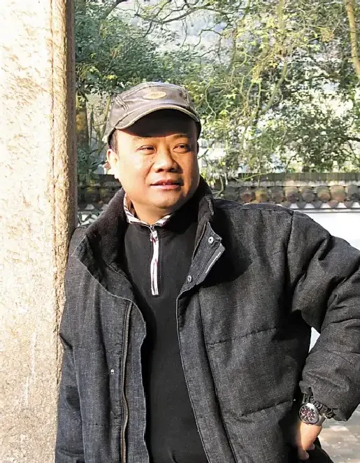 李春鸣
