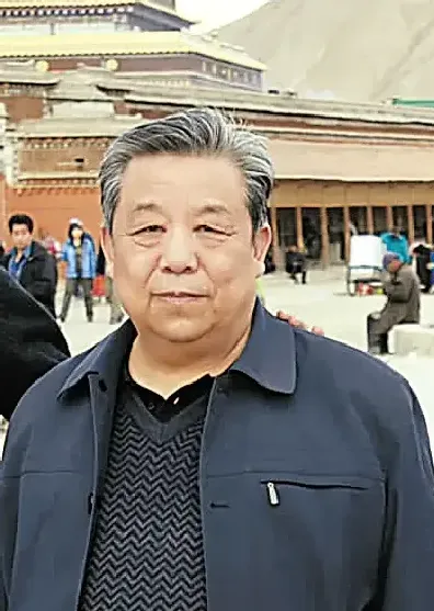 韦博文