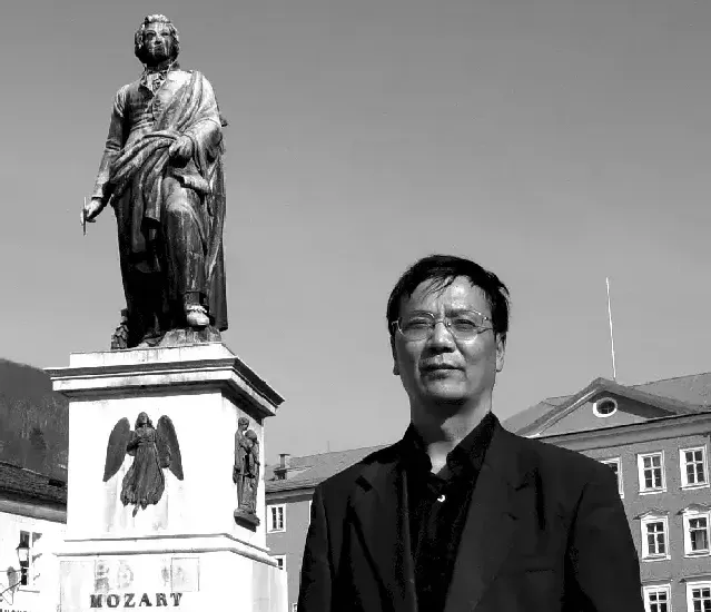 龙纯立