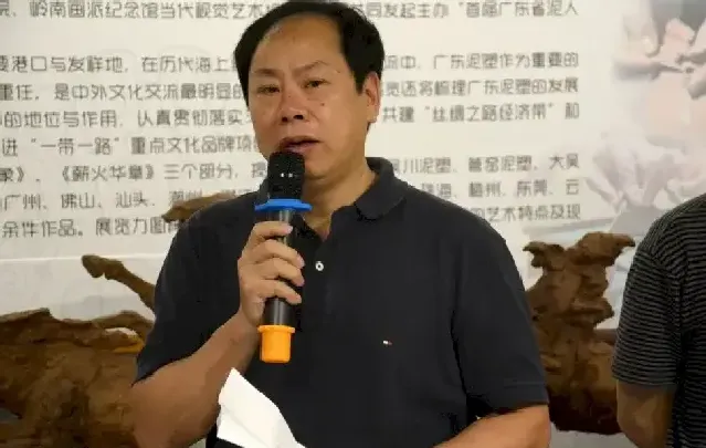 李劲堃