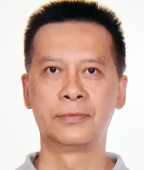 何伟