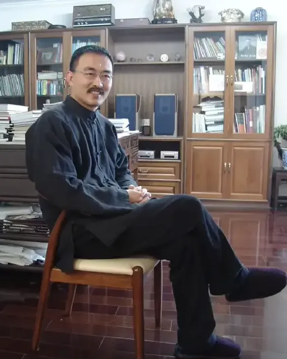 何士扬