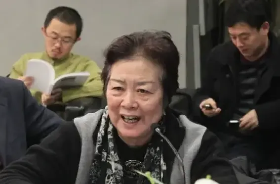 陶咏白