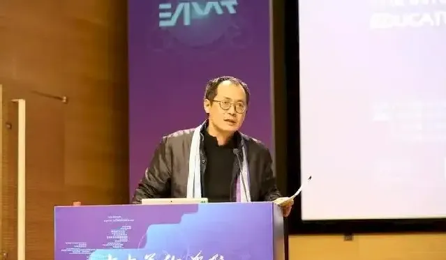 邱志杰