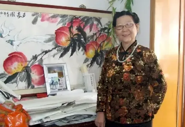 闫品