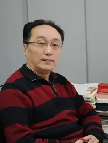 何元东