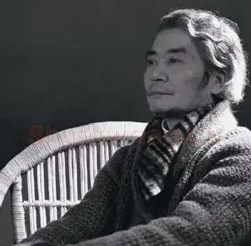 李震坚
