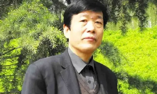 成中艾