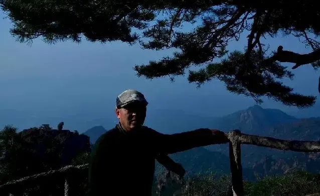 吴胜·黄山石猴观海